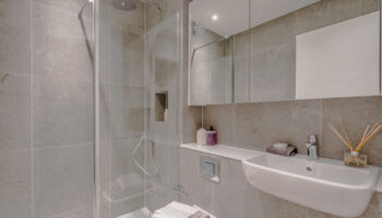 Bathroom-1-1-750x500