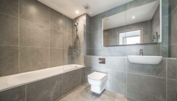 Bathroom-1-2-750x500