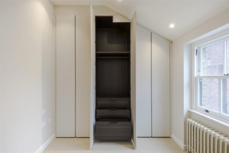 Wardrobe-1-4-750×500